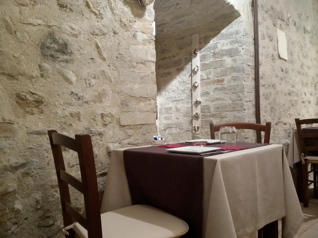 Torre Della Botonta Bed & Breakfast Castel Ritaldi Ngoại thất bức ảnh